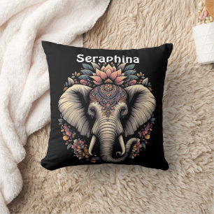 Coussin éléphant à motifs floraux dans la nature