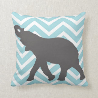 Coussin Éléphant sur le zigzag de Chevron - bleu et blanc