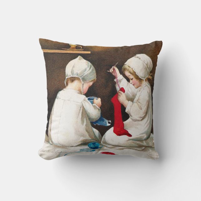 Coussin Ellen H. Clapsaddle : Filles piquant des bas (Recto)