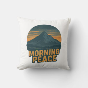Coussin Emblème Rétro de Lever de Soleil sur Montagne Sérè
