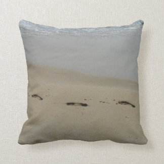 Coussin Empreintes de pas dans le sable