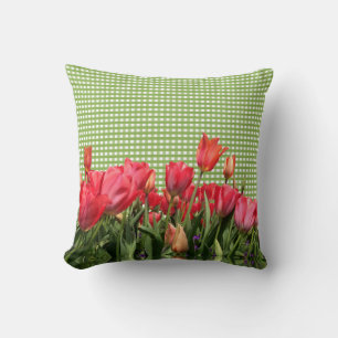 Coussin En vichy vert et tulipes rouges