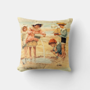 Coussin Enfants victoriens vintage à la plage, Beaux-Arts