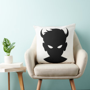 Coussin Énigme Éthérée : Illustration du Garçon Démon