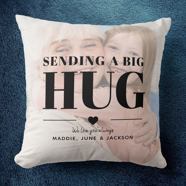 Coussin Envoi Hug Photo personnalisée Fête des mères chic  (Créateur téléchargé)