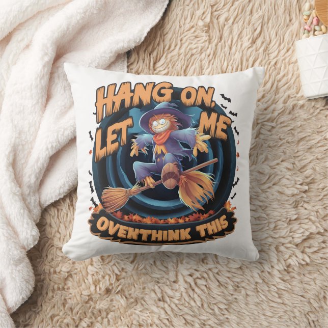 Coussin Épouvantail volant sur le balai la nuit (Couverture)