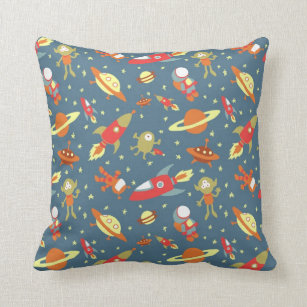 Espace de nom ROCKET Garçons coussin personnalisé lettre initiale|bleu bébé étoiles