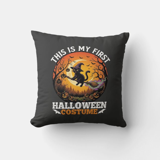 Coussin Est Premier Costume d'Halloween Balai Chat Noir_1 (Recto)