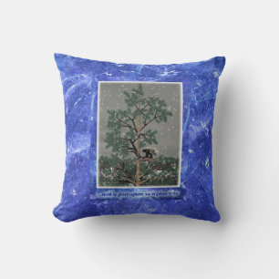 Coussin Et Une Porcupine Dans Un Pin Tree