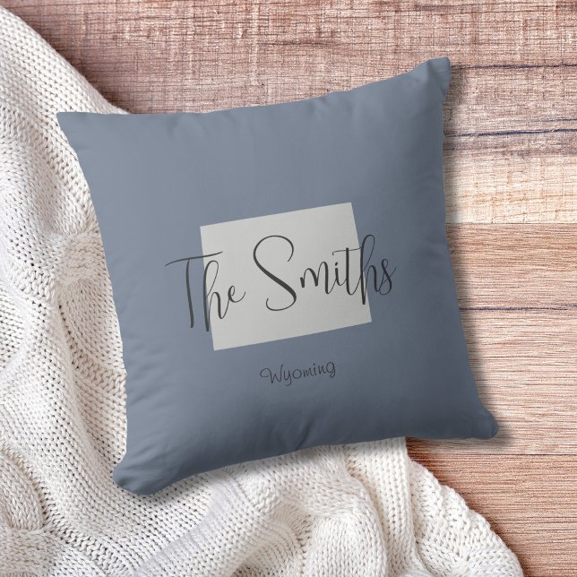 Coussin État du Wyoming Plan Nom de famille Jeu d'oreiller (Show pride for your state and personalize it!  "love makes this house a home in <your state>")