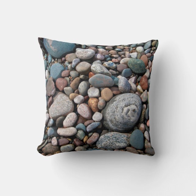 Coussin États-Unis, Michigan. Galets polis sur le rivage (Recto)