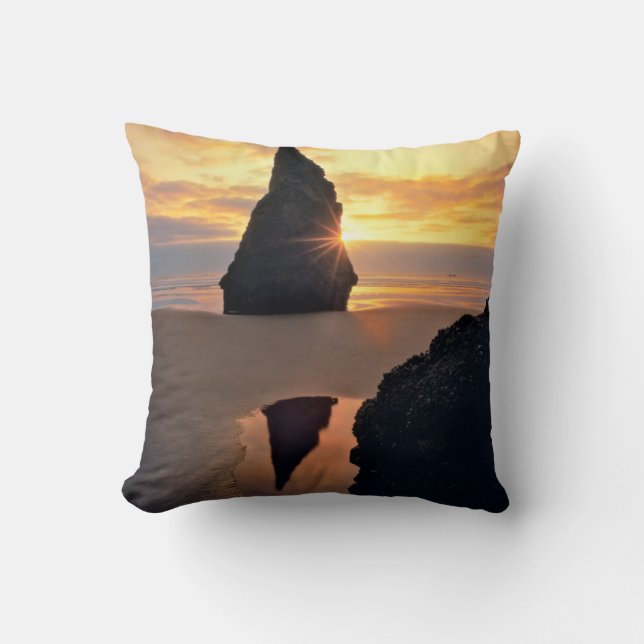 Coussin États-Unis, Oregon. Formation rocheuse au coucher  (Recto)