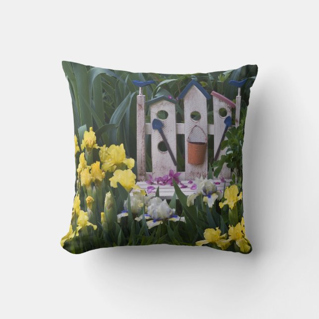 Coussin États-Unis, Pennsylvanie. Les iris de jardin pouss (Recto)