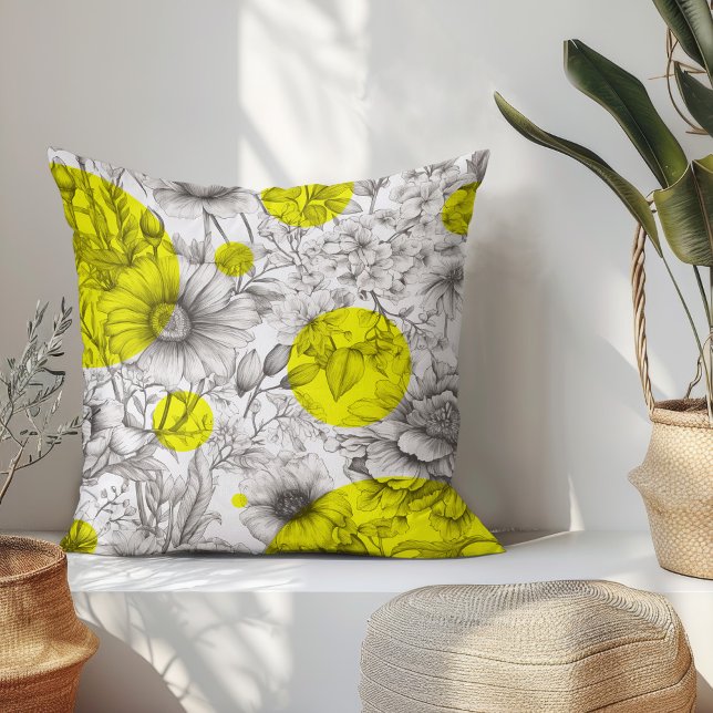 Coussin Été Floral décoratif Jaune Peonies rétro (Modern floral throw pillow with black and white sketch flowers and bright yellow retro circles.)