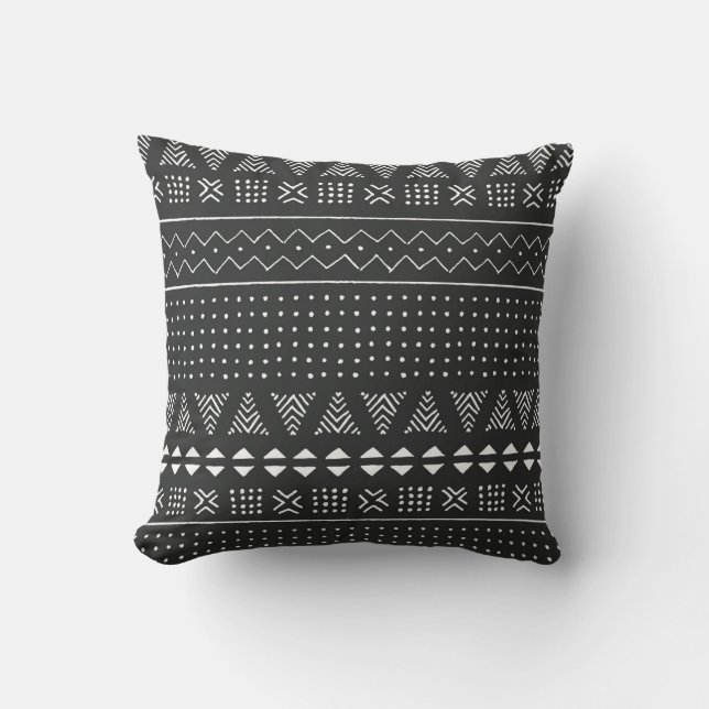 Coussin Ethnie tribale : motif noir blanc. (Recto)