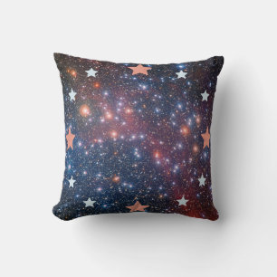 Coussin Étoiles géométriques sur une nébuleuse cosmique.