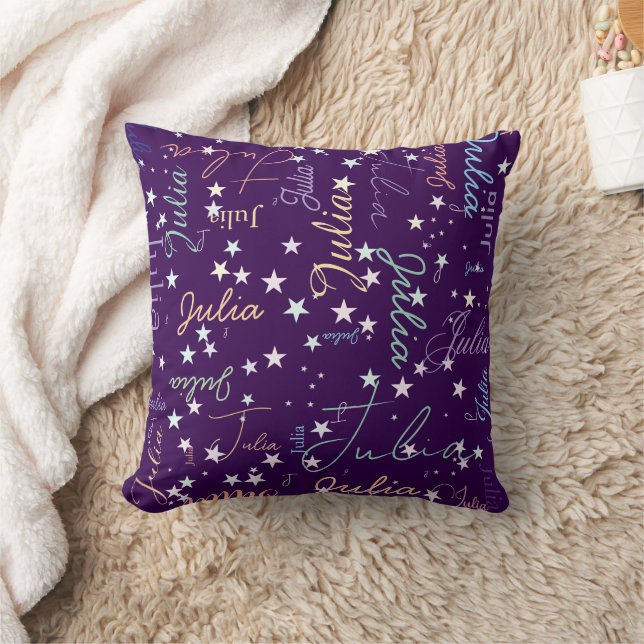 Coussin Étoiles sur violet répétant son nom (Couverture)
