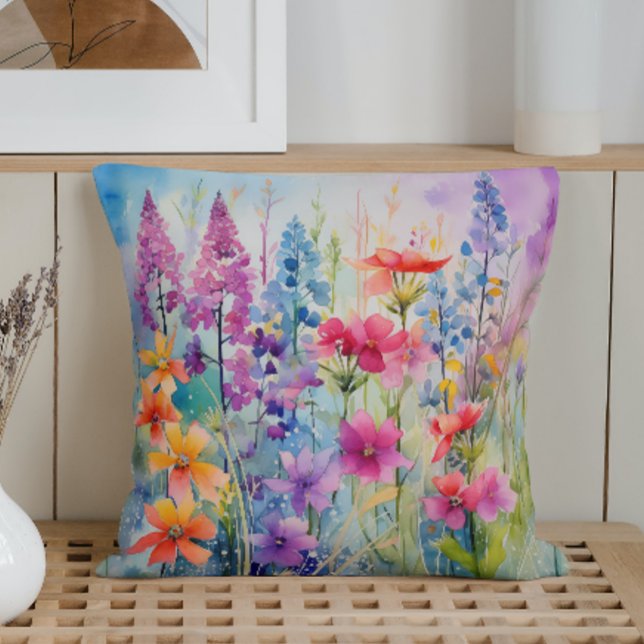 Coussin Explosion Abstraite de Fleurs Sauvages au Printemp (Créateur téléchargé)