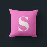 Coussin extérieur brillant rose chaud initial Mono<br><div class="desc">Coussin Extérieur Monogrammé Rose Clair. Coussin extérieure décorative avec une seule initiale. Personnalisez rapidement et facilement.</div>