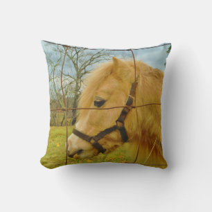 Coussin Face du Cheval miniature Blond, Ciel bleu nuageux