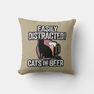 Coussin Facilement distrait par les chats et l'oreiller à