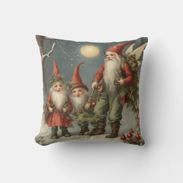 Coussin Fairy Tale Christmas Gnome Family in Winter Forest (Recto)