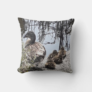 Coussin Famille de canard sur le canal jeter coussin.