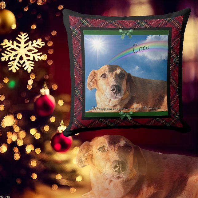 Coussin Family Pet Photo Red Tartan Plaid Rainbow Bridge ("Rainbow Bridge" beloved pet's name in the sky family Christmas throw pillow)
