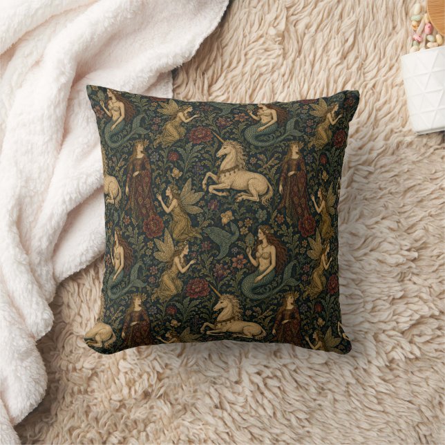 Coussin Fantaisie Académique Féminine  (Couverture)