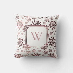 Coussin Faux or rose et fleurs blanches avec monogramme