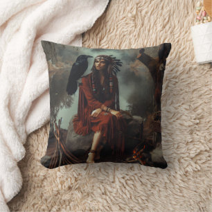 Coussin Femme amérindienne au corbeau par Calm River
