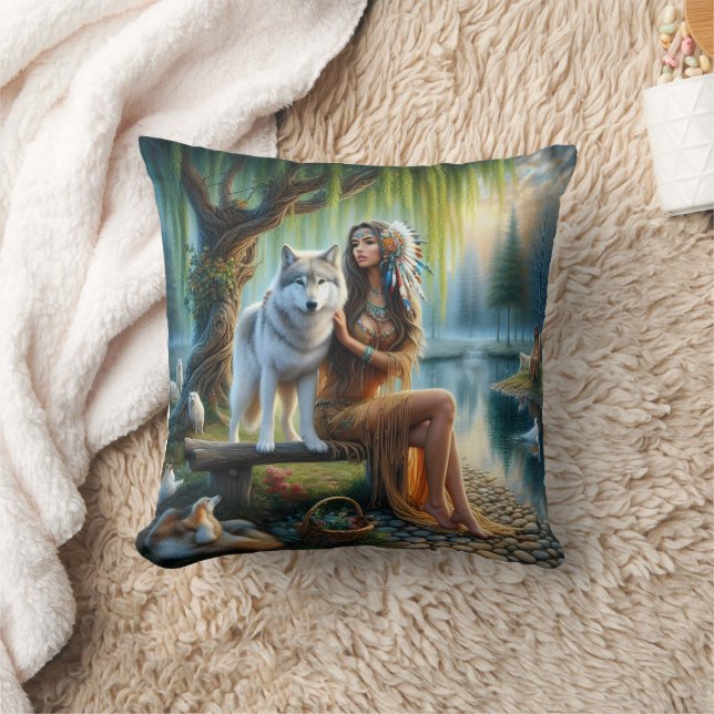 Coussin Femme Amérindienne Avec Loup Par Calm Riverbank (Couverture)
