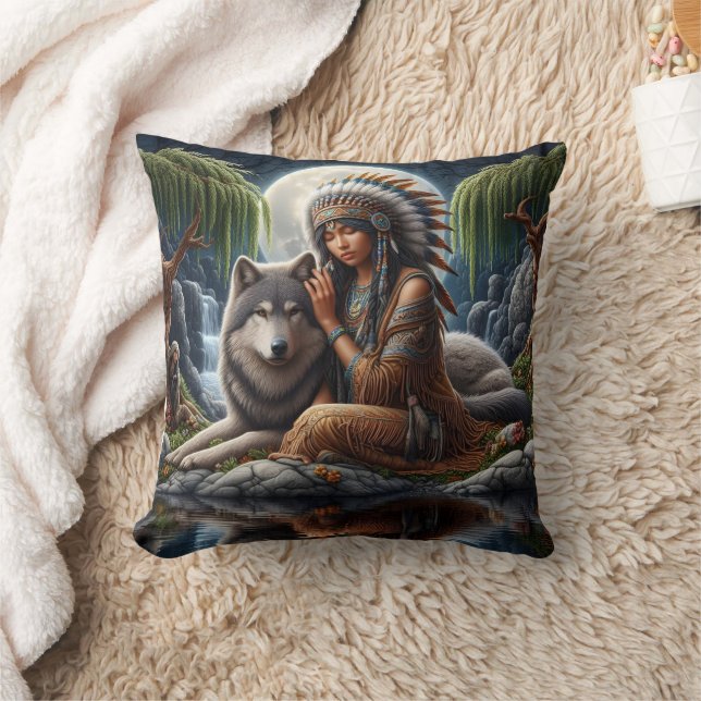 Coussin Femme autochtone avec loup par Moonlit Lake (Couverture)