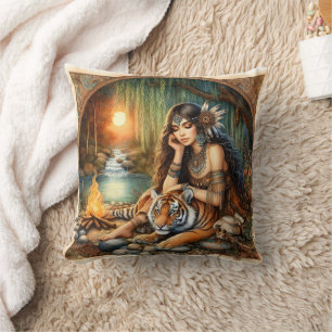 Coussin Femme autochtone avec tigre au coucher du soleil