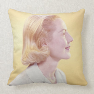 Coussin Femme blonde
