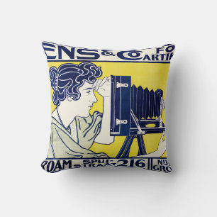 Coussin Femme caméra, photographe, Van Caspel