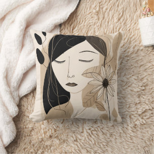 Coussin Femme couleur neutre avec fleur Boho