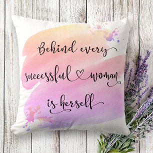 Coussin Femme couronnée de succès, Pink Ombre Aquarelle Ty
