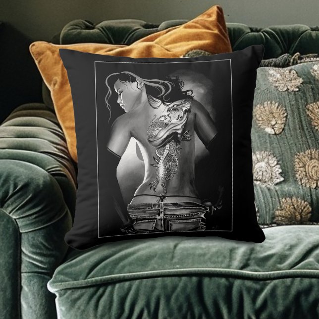 Coussin Femme Dragon Tatouée Noir et Blanc Edgy (Créateur téléchargé)
