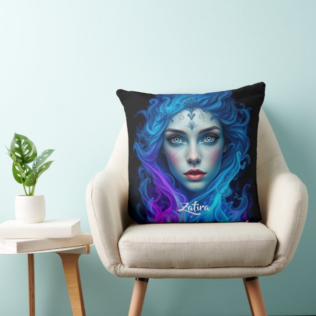 Coussin Femme mystérieuse émergeant de flammes bleues et v (Chaise)