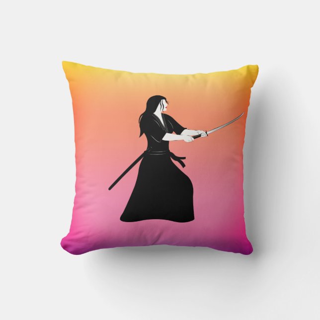 Coussin Femme Samurai guerrière avec épée (Recto)