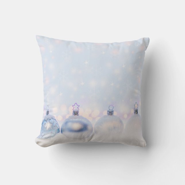 Coussin Festif boules de Noël en argent sur la neige (Recto)
