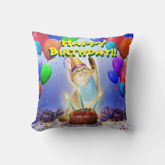 Coussin Festif d'or mignon Anniversaire Kitty