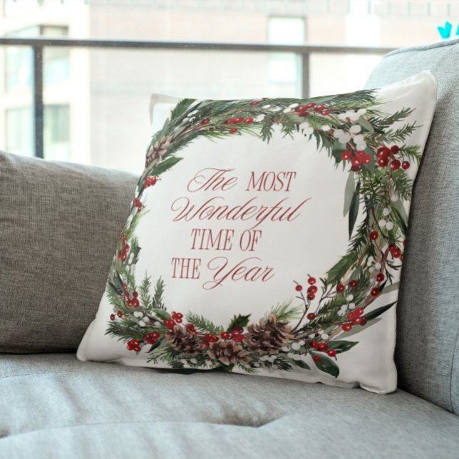 Coussin Fête botanique moderne de Berry rouge Noël (Get into the holiday spirit with this festive Christmas pillow!)