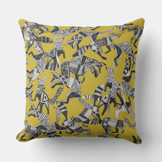 Coussin fête du renard des bois jaune ocre