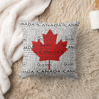 Coussin Feuille canadienne avec Arrière - plan de la ville