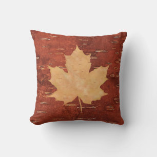 Coussin Feuille d'érable sur écorce de bouleau intérieur