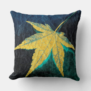 Coussin Feuille jaune sur cuir bleu