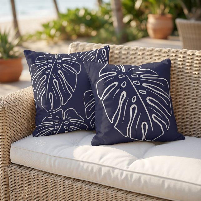 Coussin Feuille tropicale blanche sur fond bleu marine fon (Créateur téléchargé)