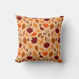 Coussin Feuilles d'automne, motif simple et enfantin.